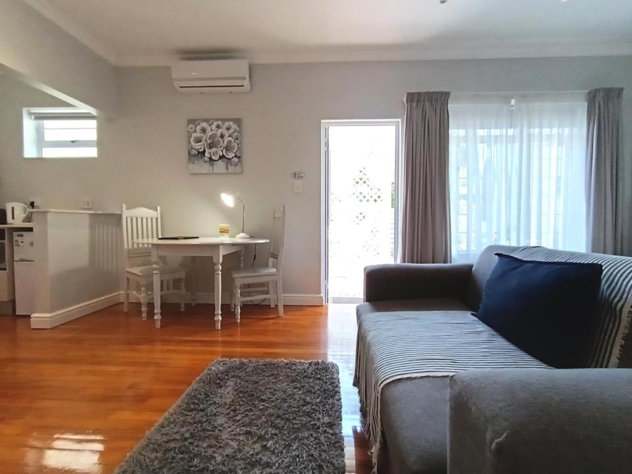 Bed and Breakfast On The Bay Port Elizabeth Exterior foto