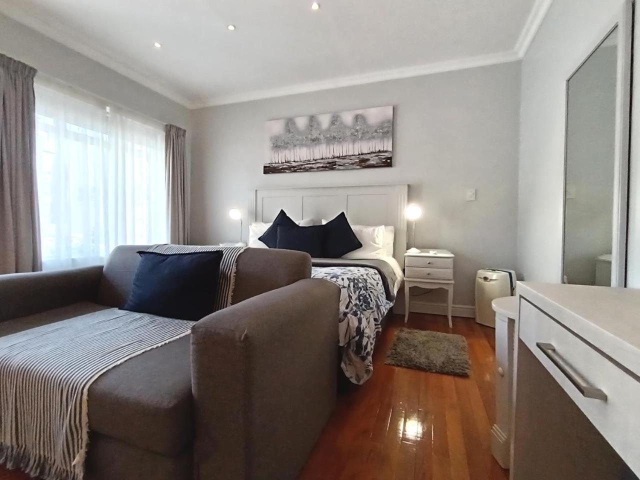 Bed and Breakfast On The Bay Port Elizabeth Exterior foto